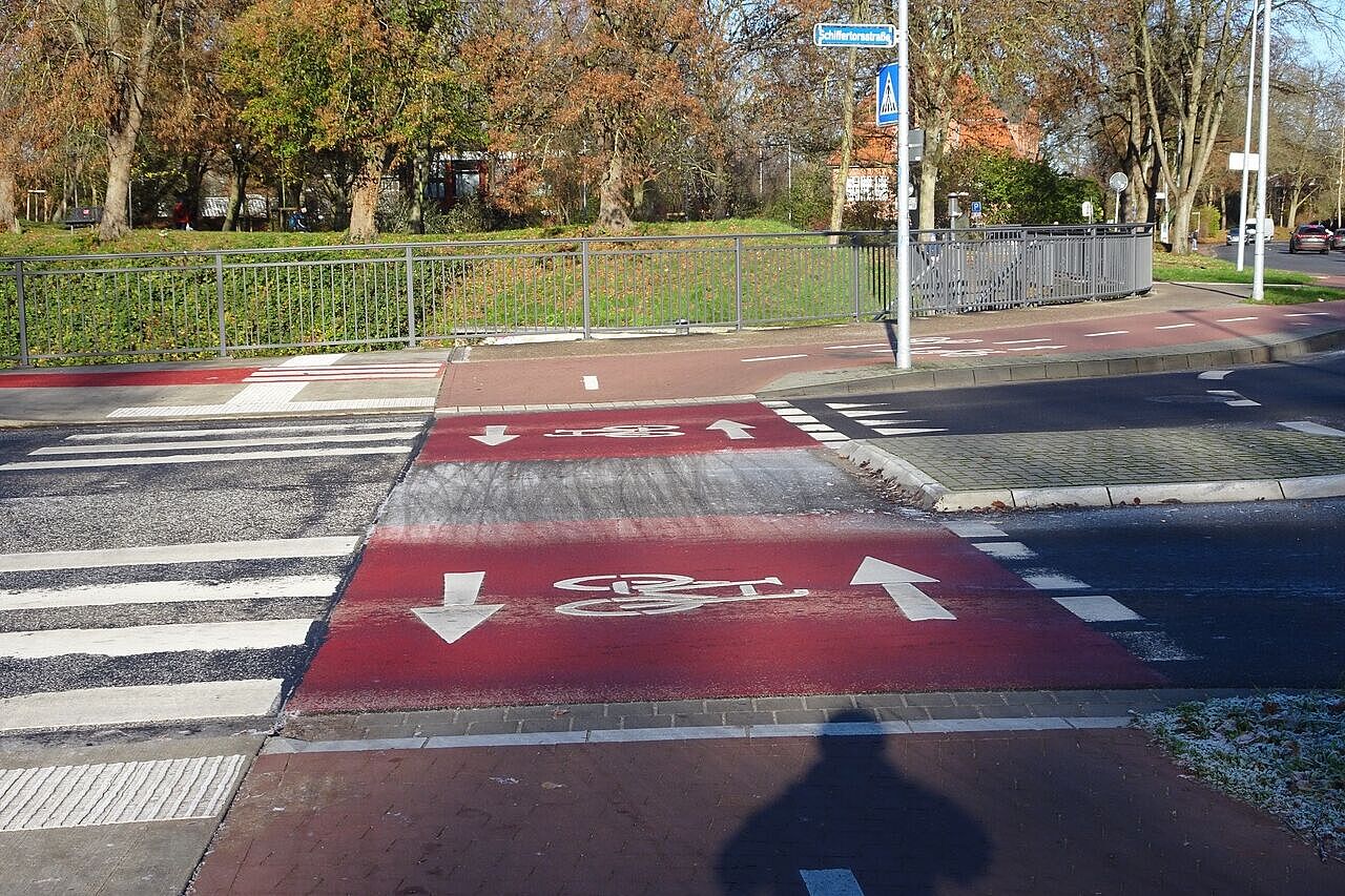 Führung des Fahrradweges am Kreisel Schiffertorstraße