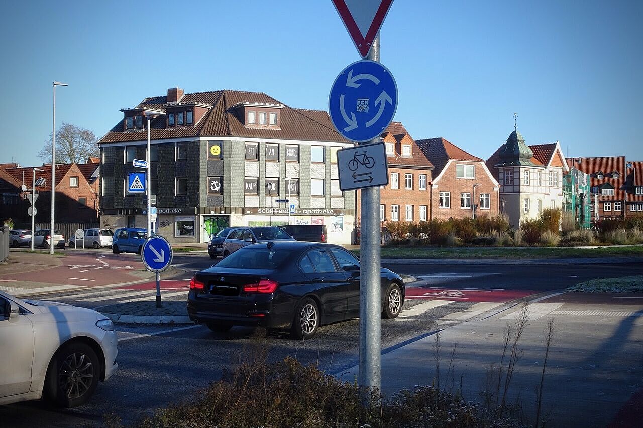 Führung des Fahrradweges am Kreisel Schiffertorstraße