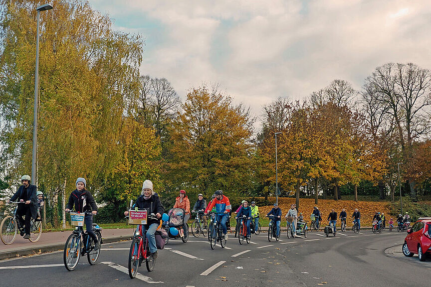 Kidical Mass Stade 2024 Kinder-Fahrraddemo Kidical Mass: „Stadt für Kinder statt für Autos“