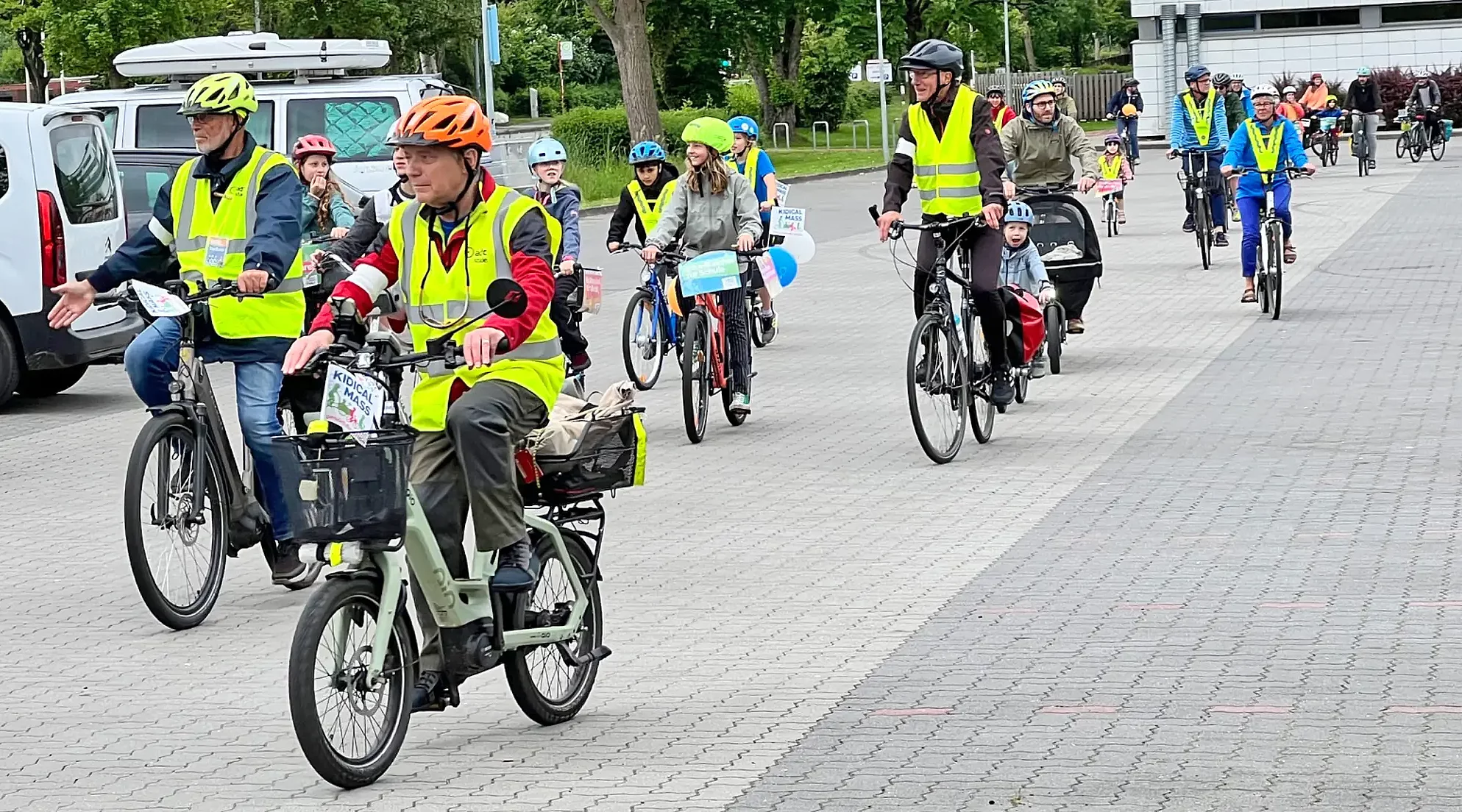 An der Fahrraddemo beteiligten sich Radfahrer unterschiedlichsten Alters